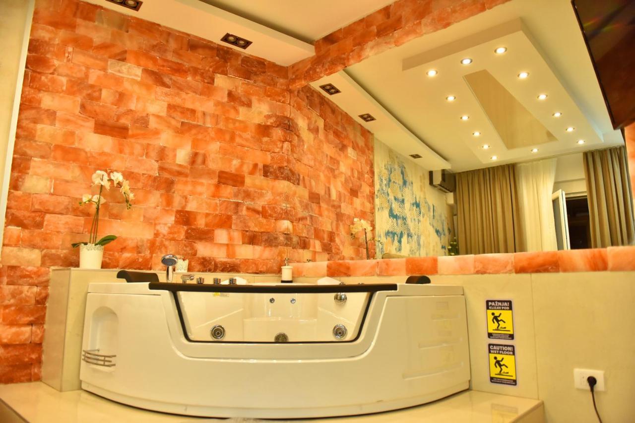 Design Apartment Premium Spa Lux 4 Star "Dubai" Completely Private Wellness & Spa Free Included Sauna & Jacuzzi & Salt Wall & Fire Place & 3D Ceilings & Business Wifi & Netflix & Keyless Code Entry & Full Smart App & Secure 2 Parking Place Ćuprija Exteriér fotografie