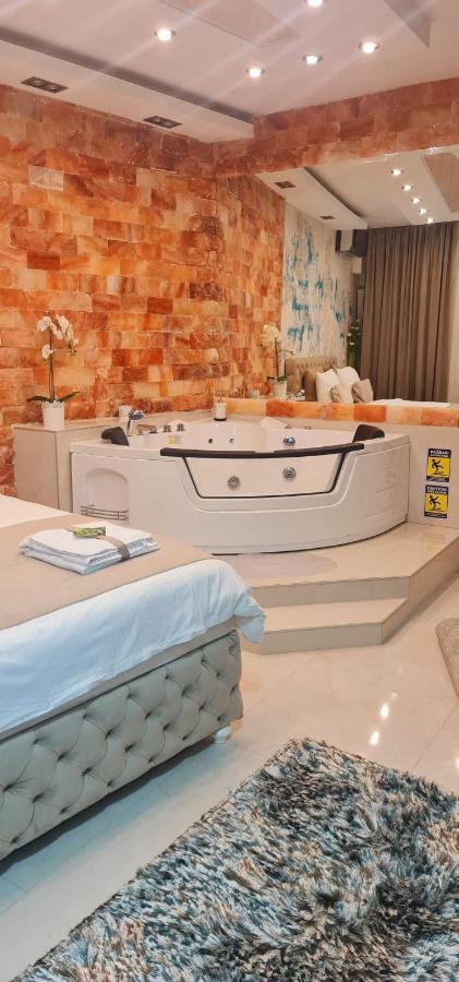 Design Apartment Premium Spa Lux 4 Star "Dubai" Completely Private Wellness & Spa Free Included Sauna & Jacuzzi & Salt Wall & Fire Place & 3D Ceilings & Business Wifi & Netflix & Keyless Code Entry & Full Smart App & Secure 2 Parking Place Ćuprija Exteriér fotografie