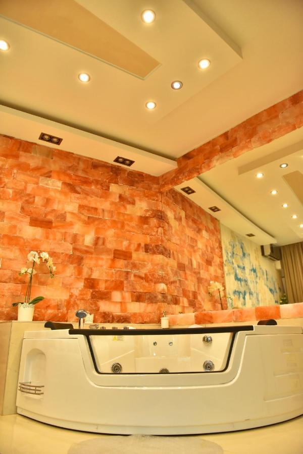 Design Apartment Premium Spa Lux 4 Star "Dubai" Completely Private Wellness & Spa Free Included Sauna & Jacuzzi & Salt Wall & Fire Place & 3D Ceilings & Business Wifi & Netflix & Keyless Code Entry & Full Smart App & Secure 2 Parking Place Ćuprija Exteriér fotografie