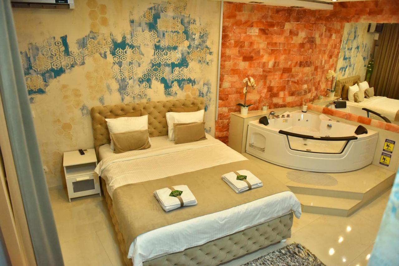 Design Apartment Premium Spa Lux 4 Star "Dubai" Completely Private Wellness & Spa Free Included Sauna & Jacuzzi & Salt Wall & Fire Place & 3D Ceilings & Business Wifi & Netflix & Keyless Code Entry & Full Smart App & Secure 2 Parking Place Ćuprija Exteriér fotografie