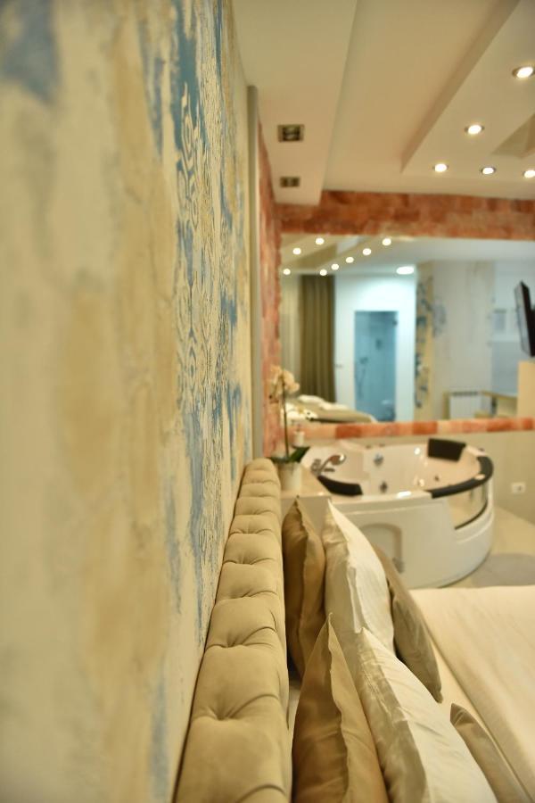 Design Apartment Premium Spa Lux 4 Star "Dubai" Completely Private Wellness & Spa Free Included Sauna & Jacuzzi & Salt Wall & Fire Place & 3D Ceilings & Business Wifi & Netflix & Keyless Code Entry & Full Smart App & Secure 2 Parking Place Ćuprija Exteriér fotografie