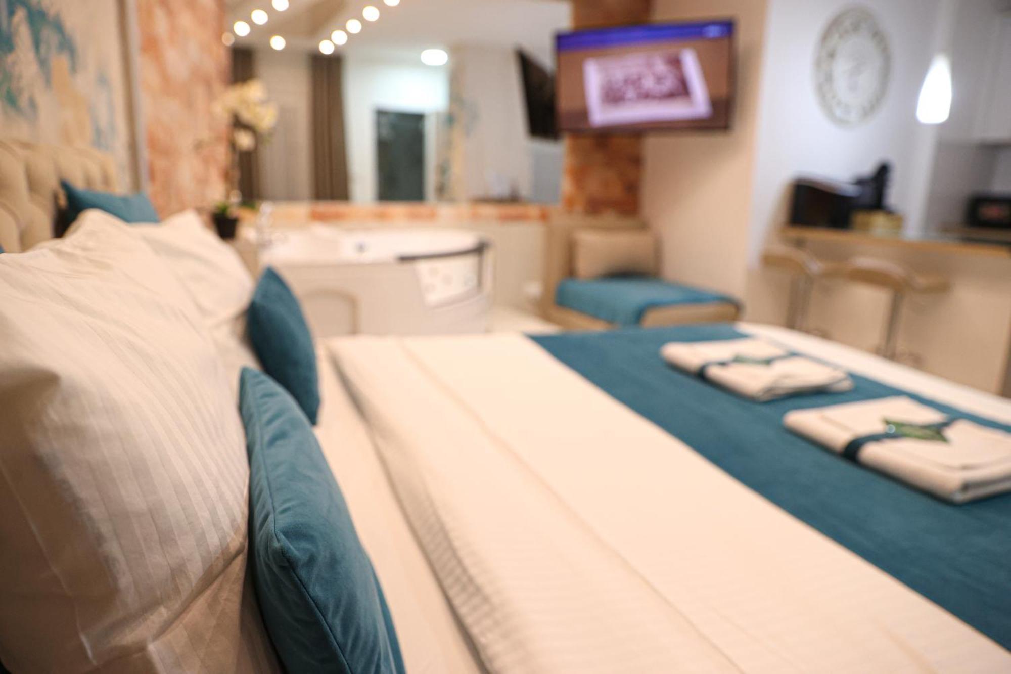 Design Apartment Premium Spa Lux 4 Star "Dubai" Completely Private Wellness & Spa Free Included Sauna & Jacuzzi & Salt Wall & Fire Place & 3D Ceilings & Business Wifi & Netflix & Keyless Code Entry & Full Smart App & Secure 2 Parking Place Ćuprija Exteriér fotografie